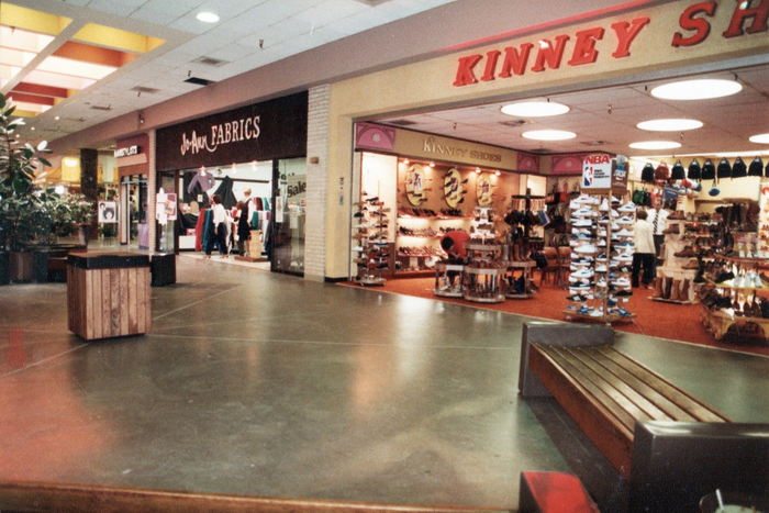 Marquette Mall - From Marquette Mall Memories Facebook (newer photo)